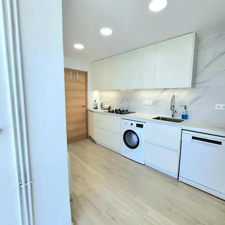 Large In Front Of The Beach! Withparking * Salou