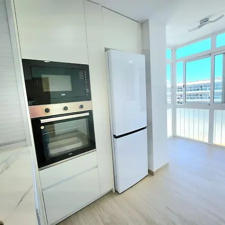 Large In Front Of The Beach! Withparking Apartment Salou