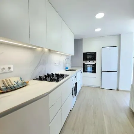 Apartment Large In Front Of The Beach! Withparking Salou