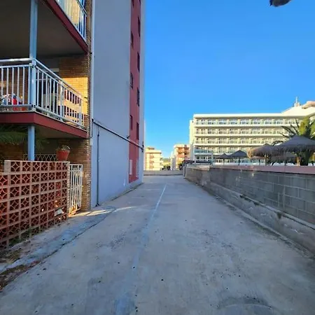 Large In Front Of The Beach! Withparking