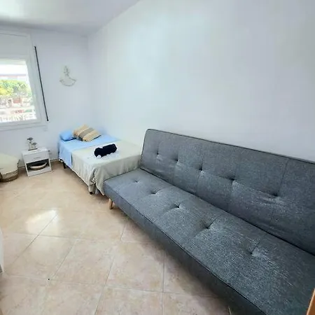 Large In Front Of The Beach! Withparking Apartment *