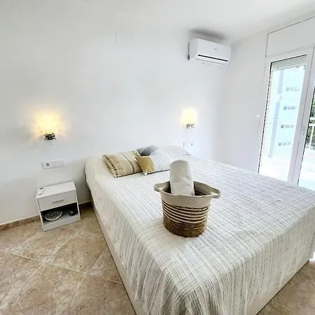Large In Front Of The Beach! Withparking * Salou