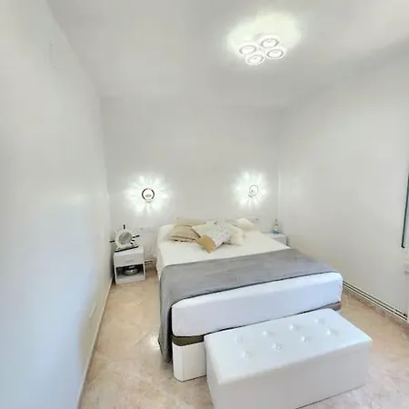 Large In Front Of The Beach! Withparking Apartment