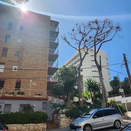 Large In Front Of The Beach! Withparking *