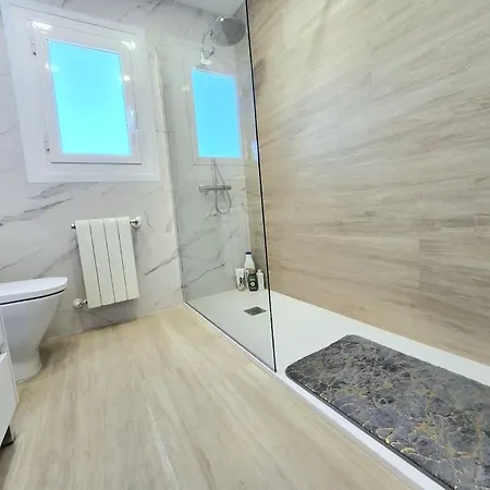 Large In Front Of The Beach! Withparking Apartment *