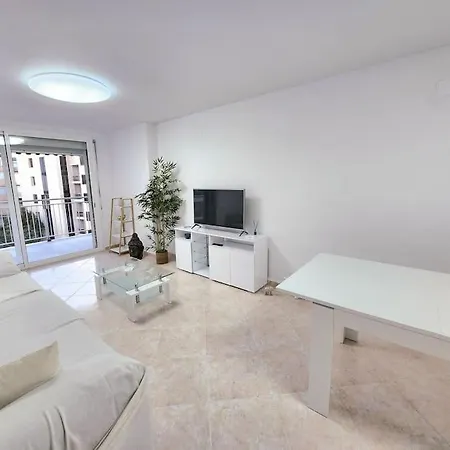 Large In Front Of The Beach! Withparking Apartment
